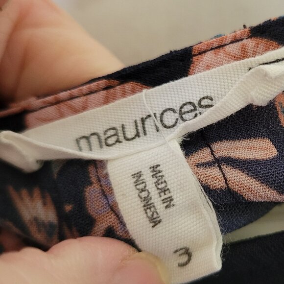 Maurice's Sz 3 (3X) GORGEOUS Blouse Floral Long roll tab sleeves flowy silky EUC - Picture 6 of 12
